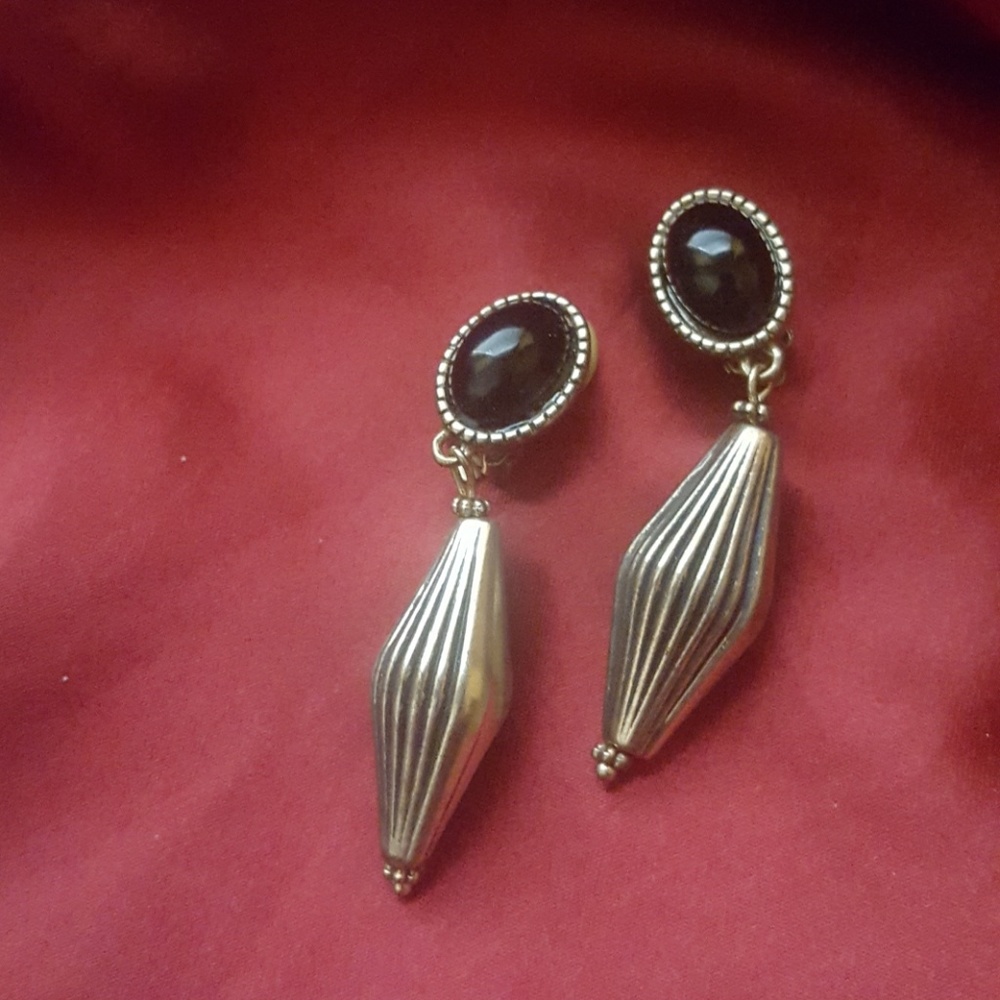 Gold tone and faux black onyx drop clip earrings